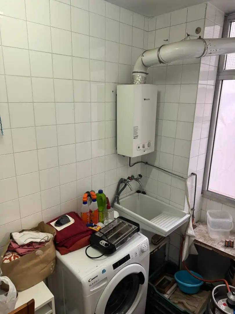 Bathroom of Flat for sale in Sevilla  with Air Conditioner and Furnished