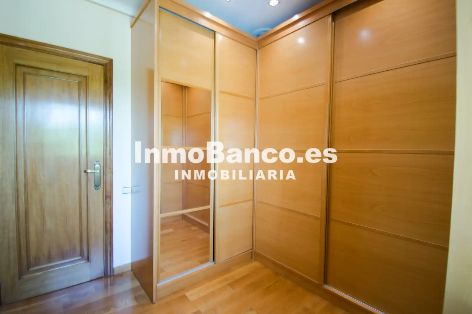 Habitación de Casa o chalet en venta en Chiva con Aire acondicionado, Calefacción y Jardín privado