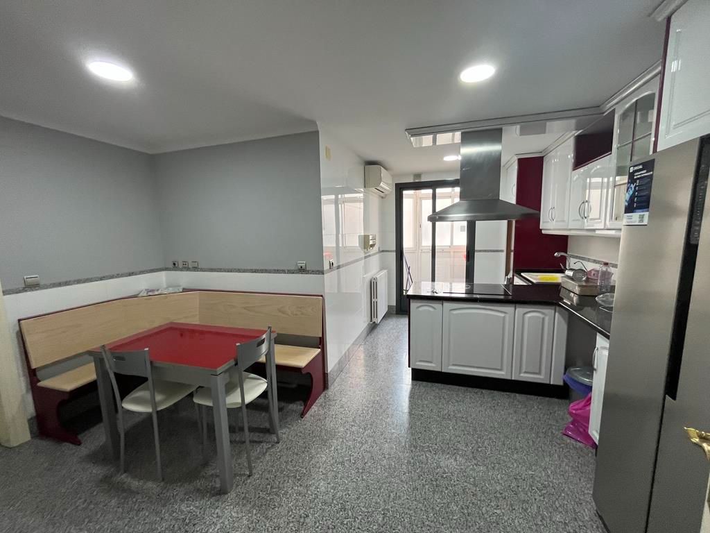 Kitchen of Flat to rent in  Albacete Capital  with Air Conditioner, Heating and Parquet flooring