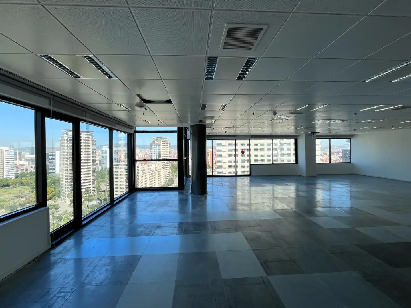 Büro zur Miete in Barcelona mit Klimaanlage und Heizung