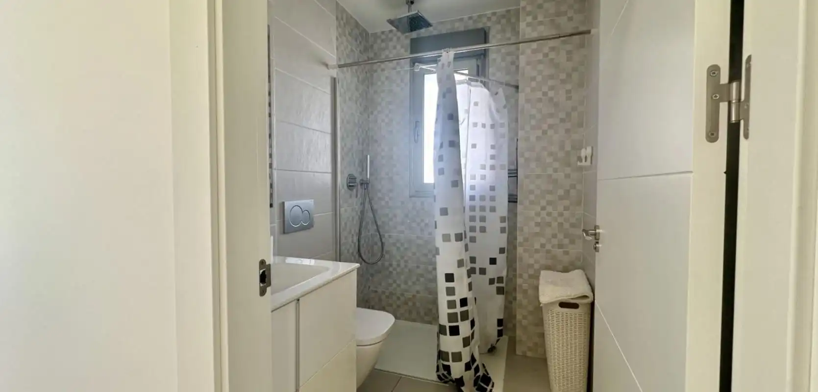 Bathroom of Flat for sale in Orihuela  with Air Conditioner, Heating and Private garden