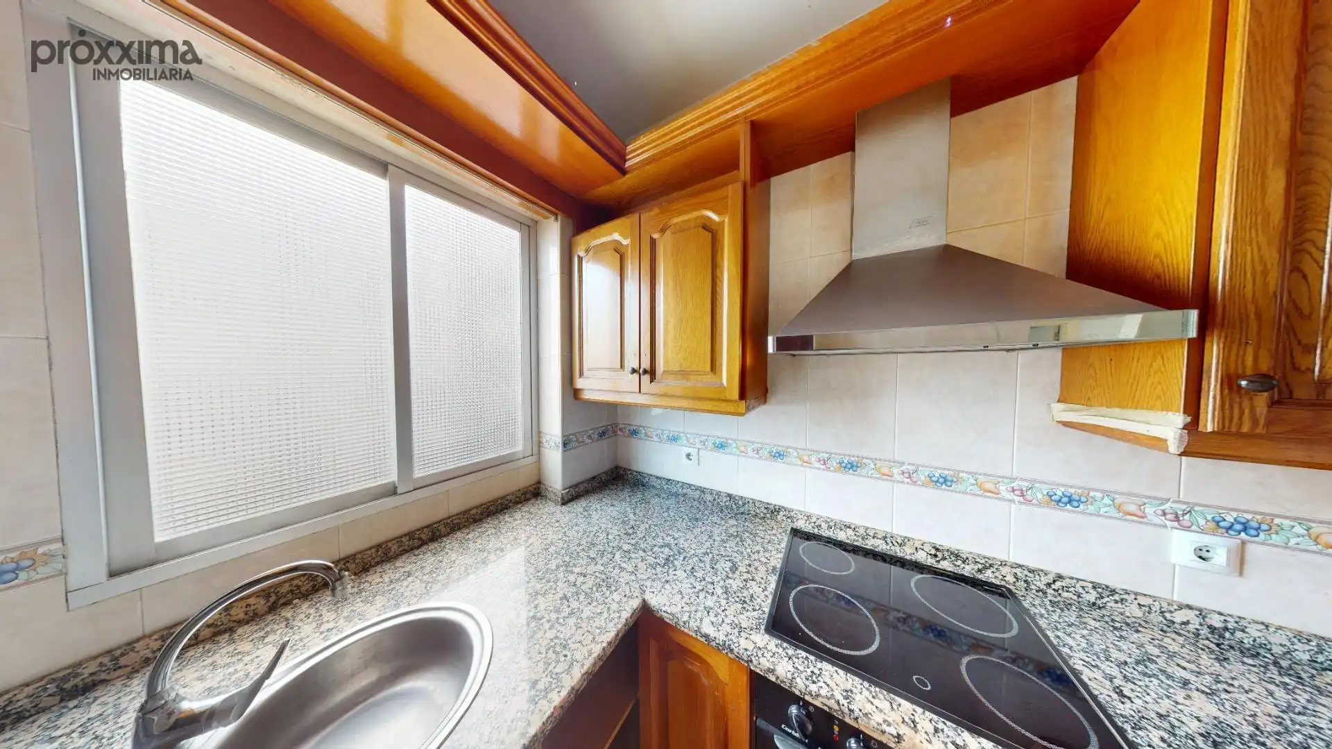 Cuina de Pis en venda en Sevilla amb Aire condicionat i Terrassa