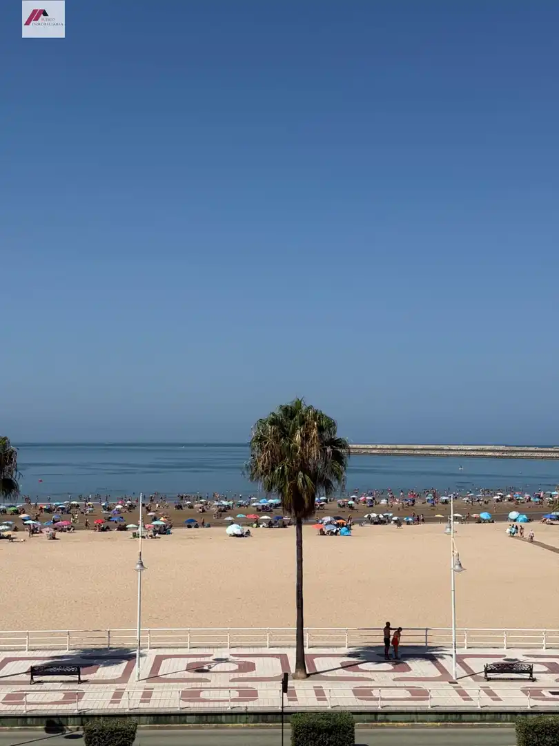 Vista exterior de Pis en venda en El Puerto de Santa María amb Aire condicionat, Jardí privat i Terrassa