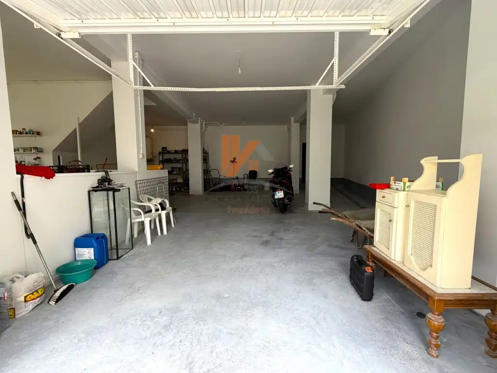 Casa o xalet en venda en Santiago de Compostela  amb Jardí privat, Moblat i Forn