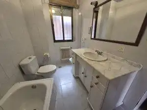 Bathroom of Flat for sale in Ciudad Real  with Air Conditioner, Heating and Terrace