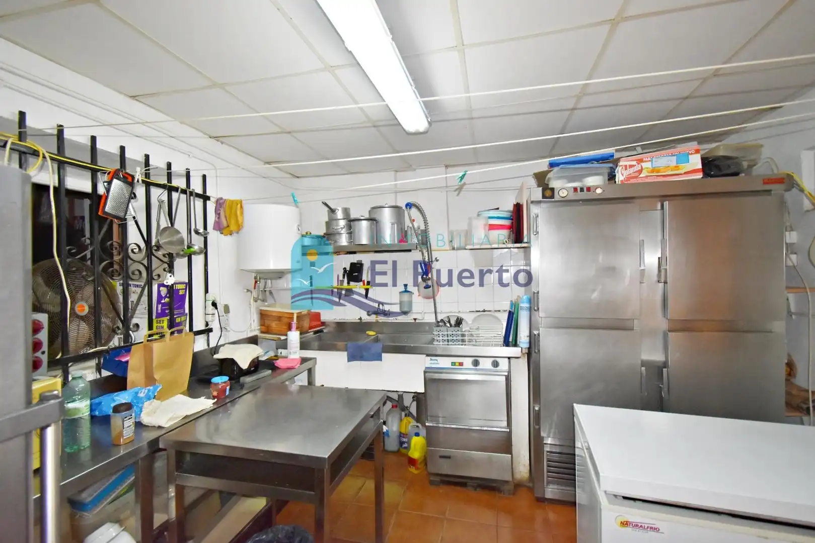 Cuina de Local en venda en Mazarrón amb Moblat