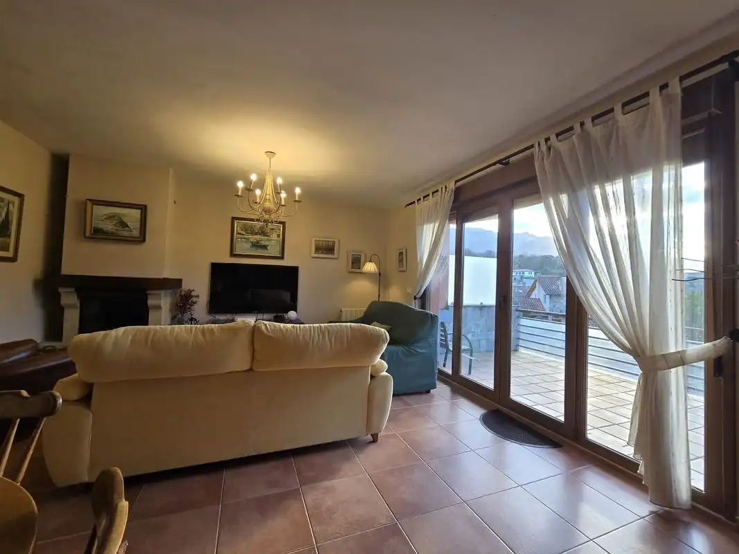 Sala de estar de Casa o chalet en venta en Llanes con Calefacción y Terraza