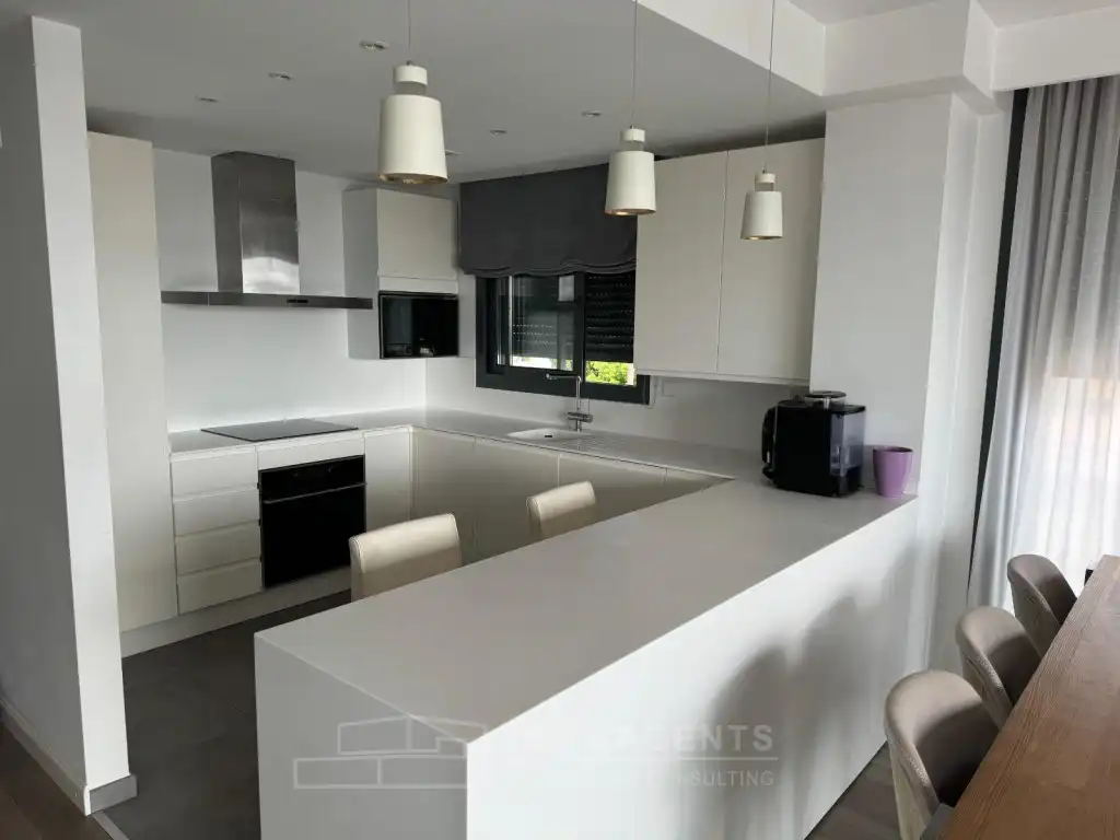 Cocina de Apartamento en venta en Santa Eulària des Riu con Aire acondicionado, Calefacción y Piscina