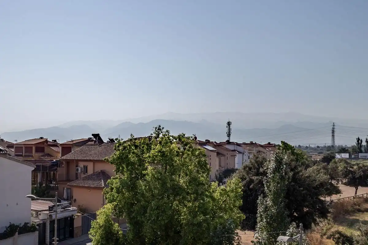 Vista exterior de Casa adosada en venda en Las Gabias amb Calefacció, Jardí privat i Terrassa