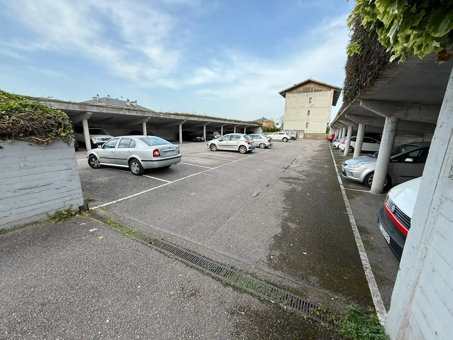 Parking de Piso en venta en Valdés - Luarca con Calefacción, Jardín privado y Terraza