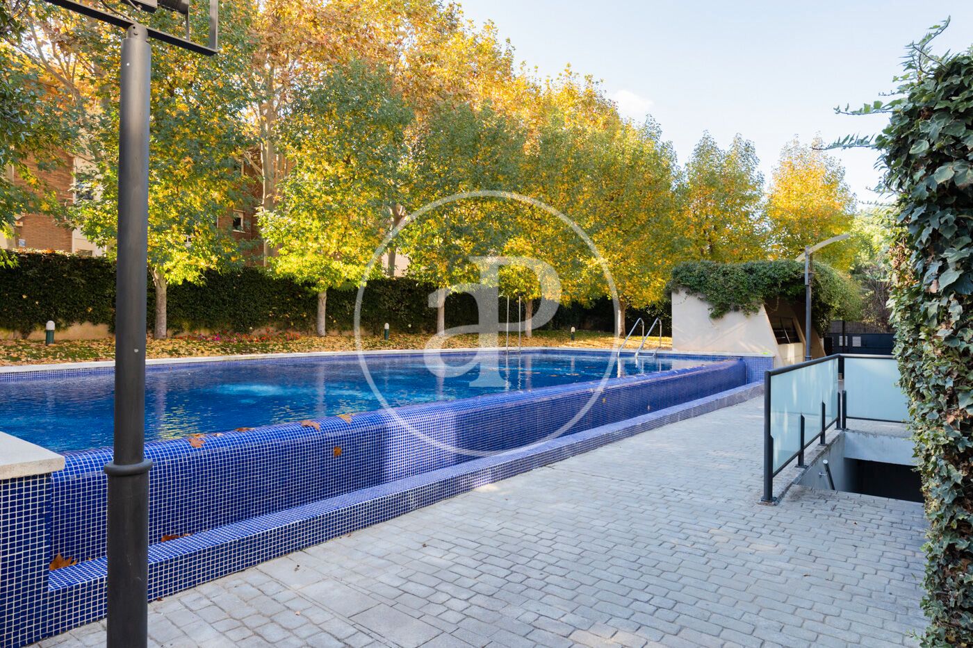 Schwimmbecken von Wohnung miete in Sant Cugat del Vallès mit Klimaanlage, Heizung und Privatgarten