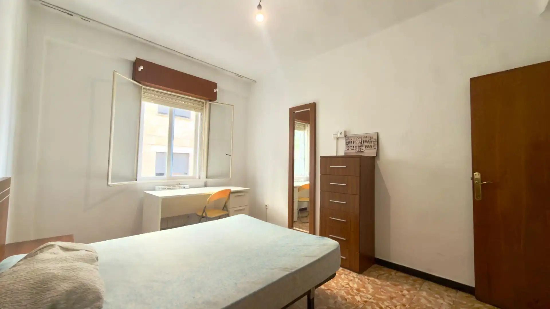Bedroom of Flat for rent in Universidad
