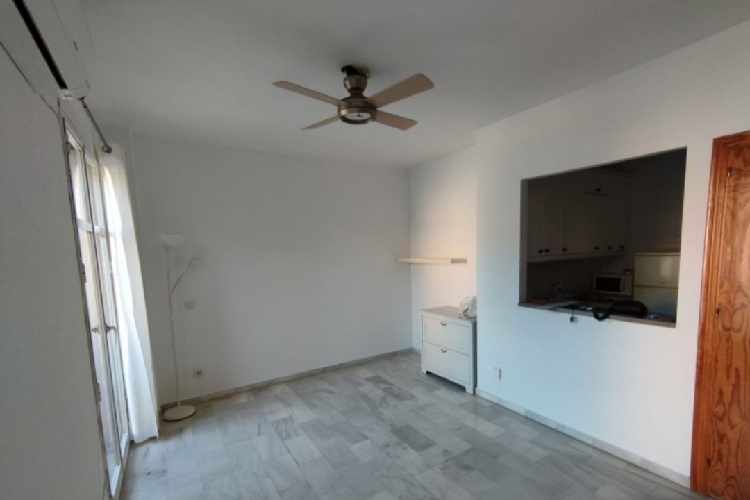 Piso de alquiler en Málaga Capital con Lavadora y Balcón