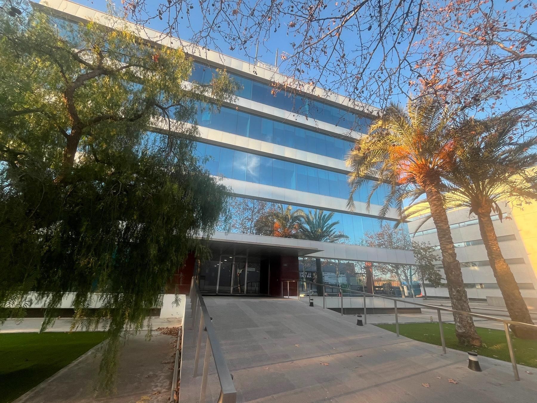 Vista exterior de Oficina en venda en Sitges