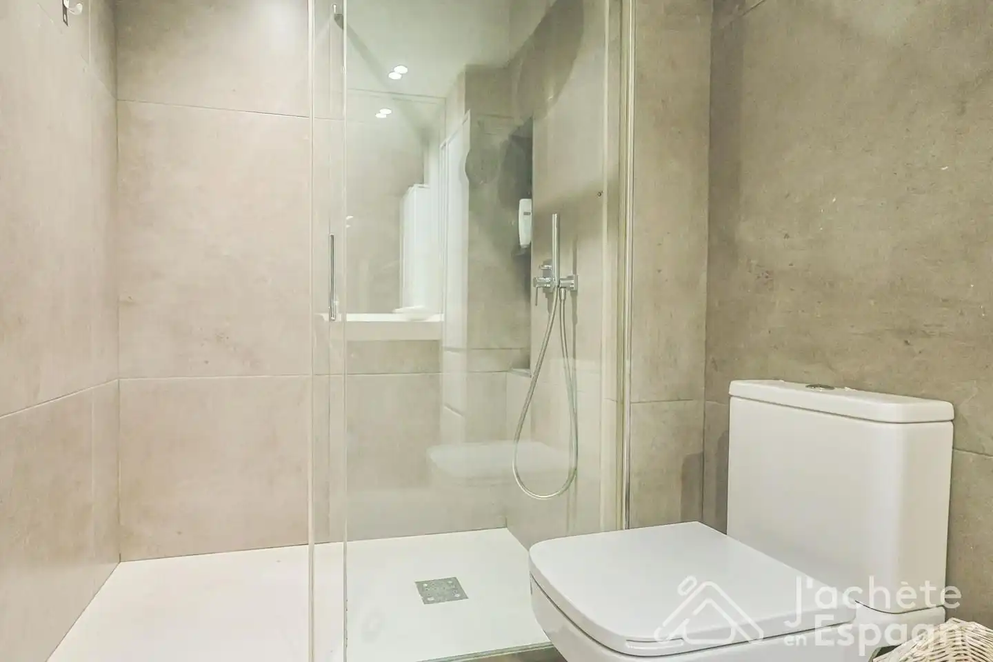 Flat with terrace for sale in Avenida de Federico Soto, imagen 28