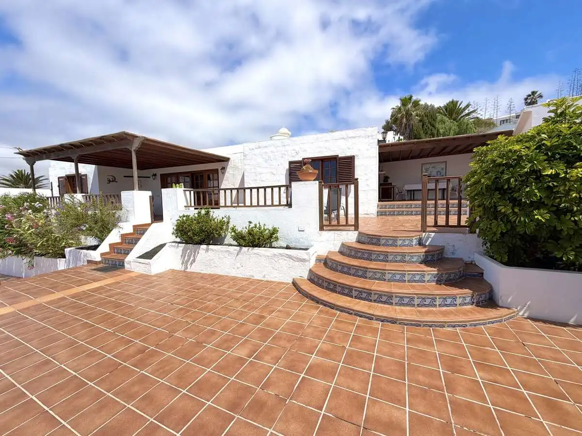 Vista exterior de Casa o chalet en venta en Teguise con Trastero y Amueblado