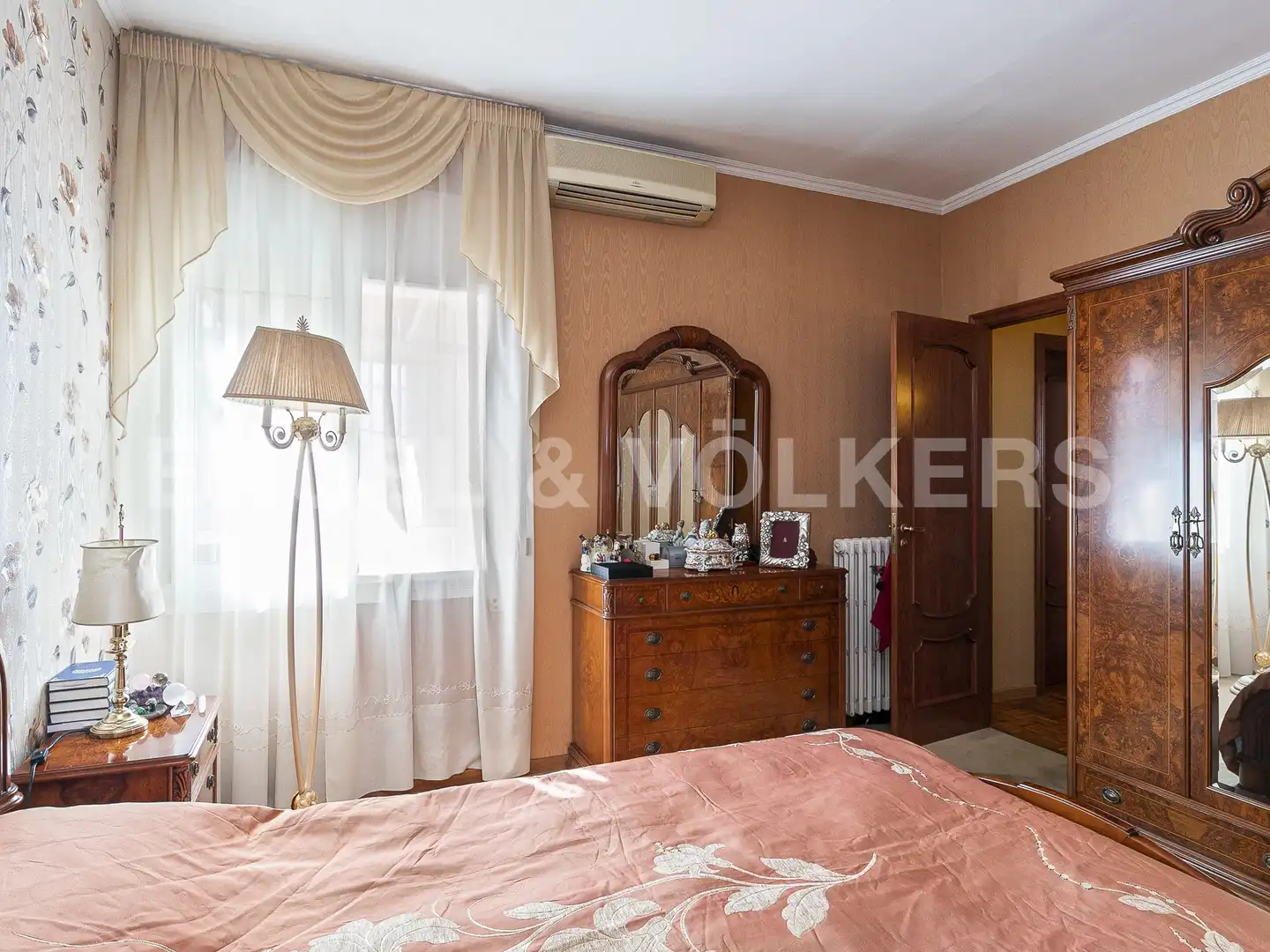Habitación de Casa o chalet en venta en Sant Just Desvern con Aire acondicionado, Calefacción y Parquet