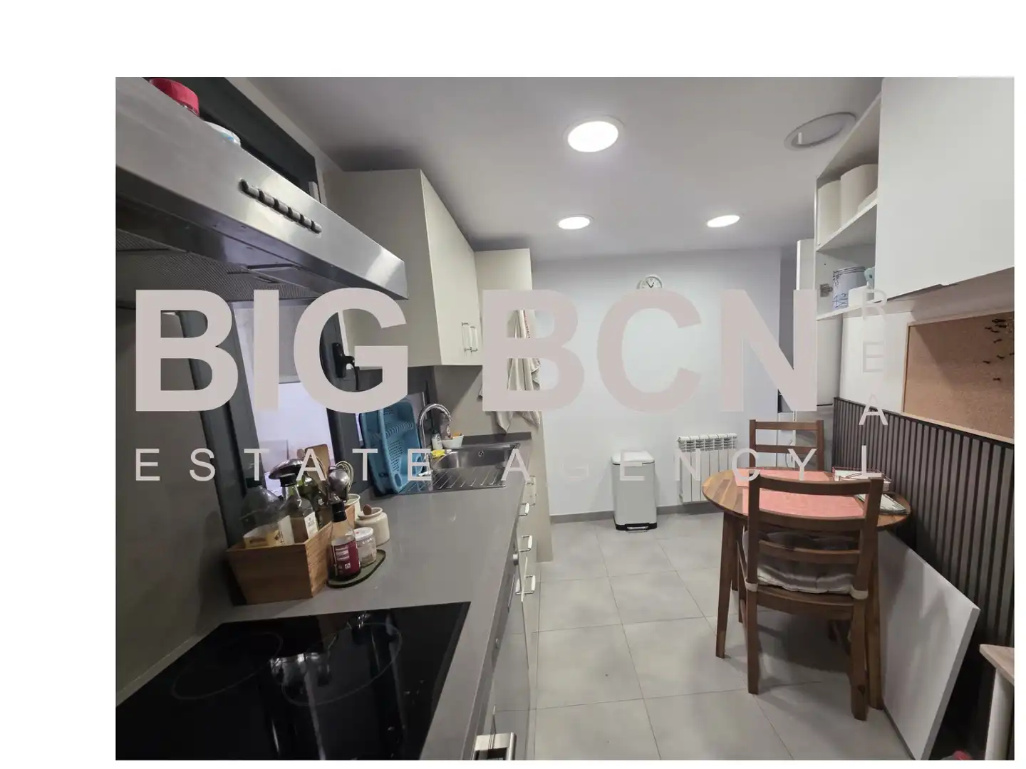 Kitchen of Flat for sale in Barcelona  with Air Conditioner, Heating and Parquet flooring