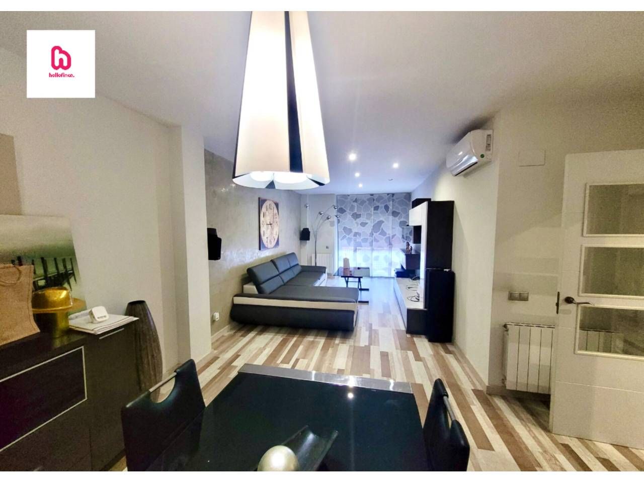 Living room of Flat for sale in Badalona  with Air Conditioner, Heating and Parquet flooring