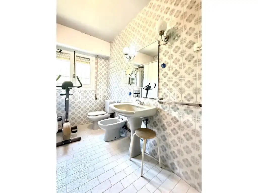 Baño de Casa o chalet en venta en Boadilla del Monte con Jardín privado, Piscina y Lavadora