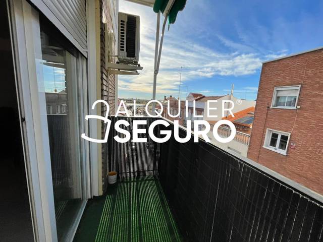 Piso en Alquiler en de Navas del Rey en Puerta del Ángel