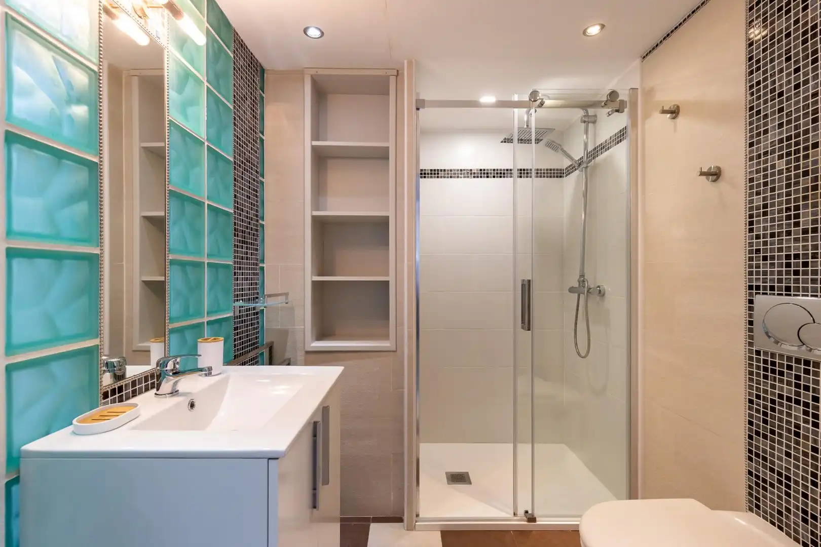 Bany de Apartament en venda en Salou amb Calefacció, Piscina i Moblat