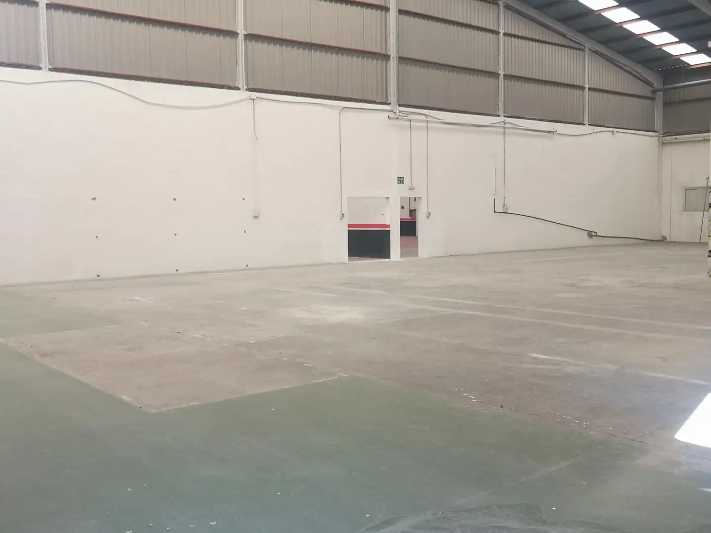 Industrial buildings for rent in Picassent