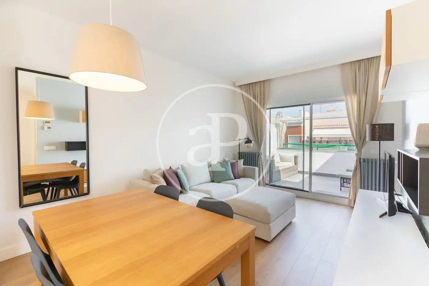 Wohnzimmer von Dachboden zur Miete in Madrid mit Klimaanlage, Heizung und Terrasse
