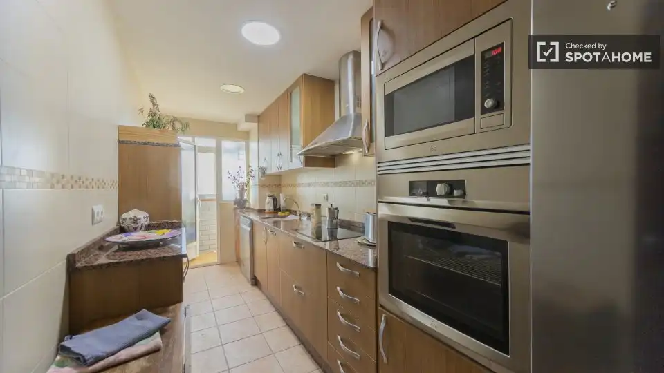 Küche von Wohnung zur Miete in Valencia mit Klimaanlage, Heizung und Möbliert