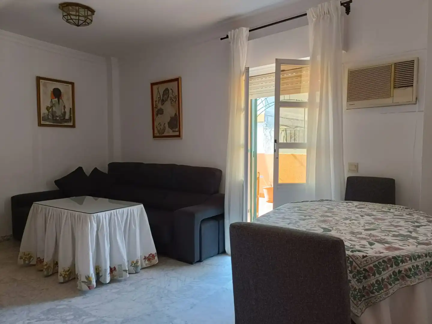Schlafzimmer von Dachboden zur Miete in Sevilla mit Klimaanlage, Heizung und Terrasse