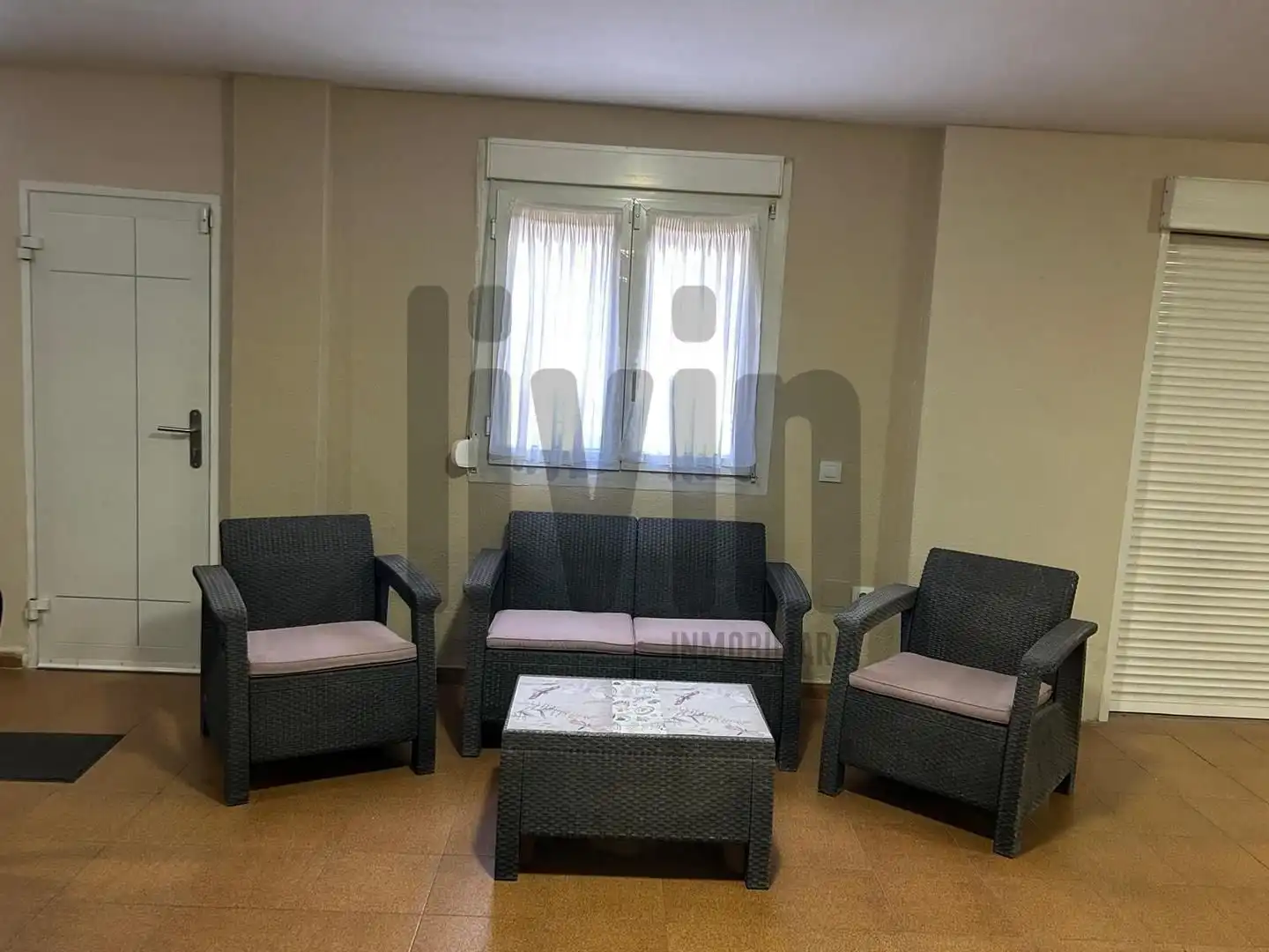 Sala d'estar de Casa adosada en venda en Jaén amb Aire condicionat, Calefacció i Jardí privat