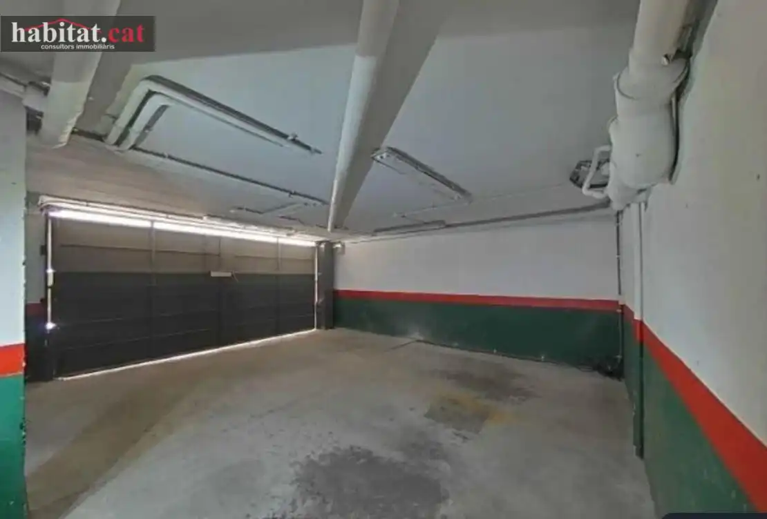 Parking de Casa o chalet en venta en Vilanova i la Geltrú con Piscina y Balcón