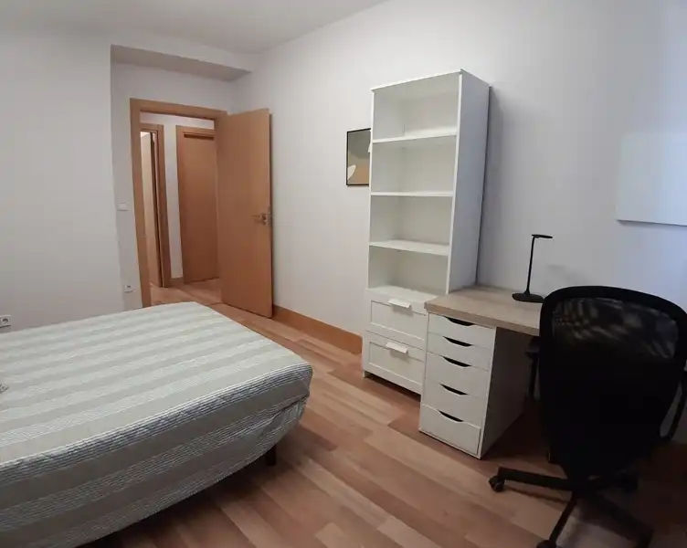 Habitación de Piso de alquiler en Bilbao  con Calefacción, Parquet y Amueblado