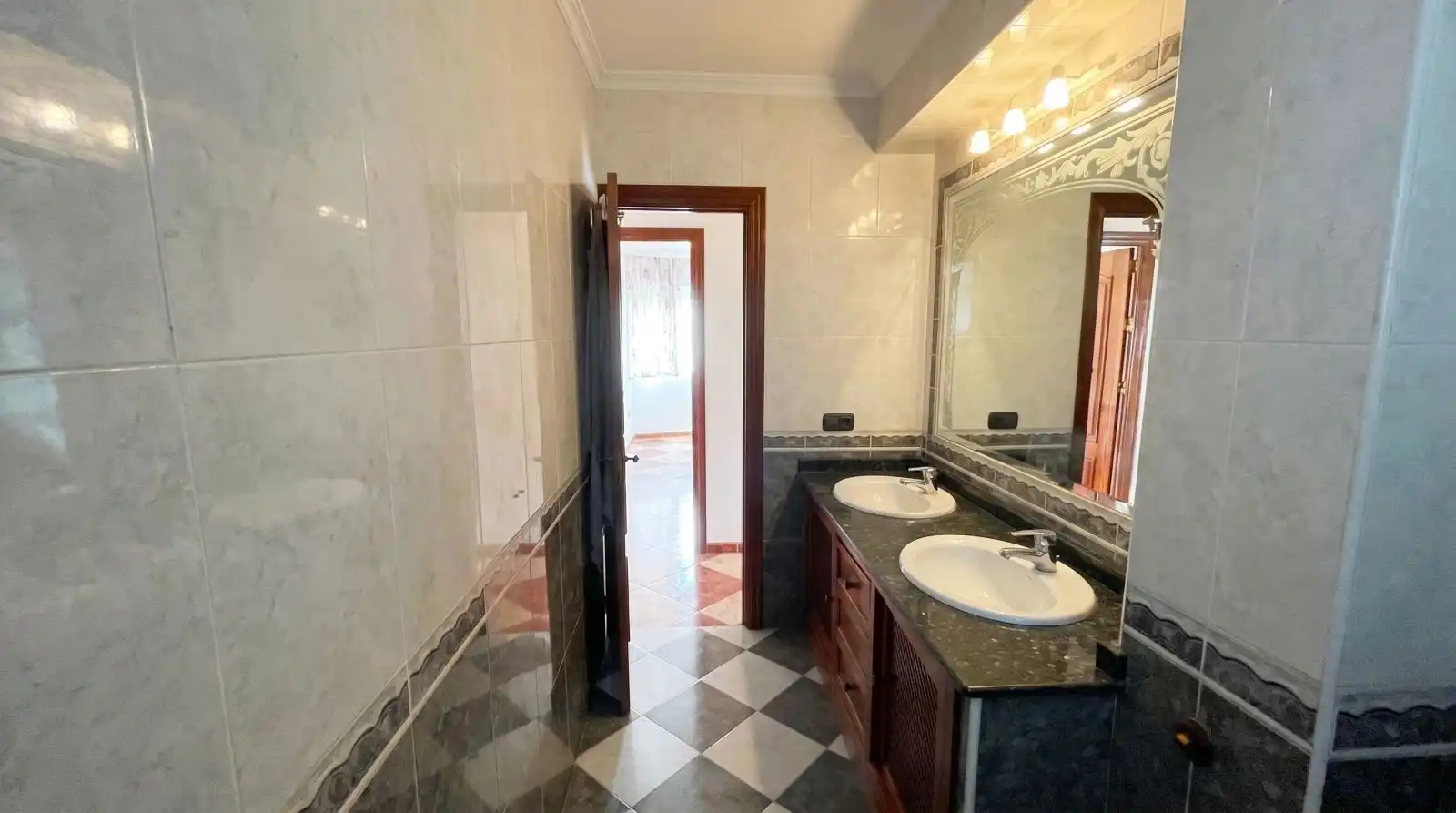 Badezimmer von Wohnung zum Verkauf in Antequera
