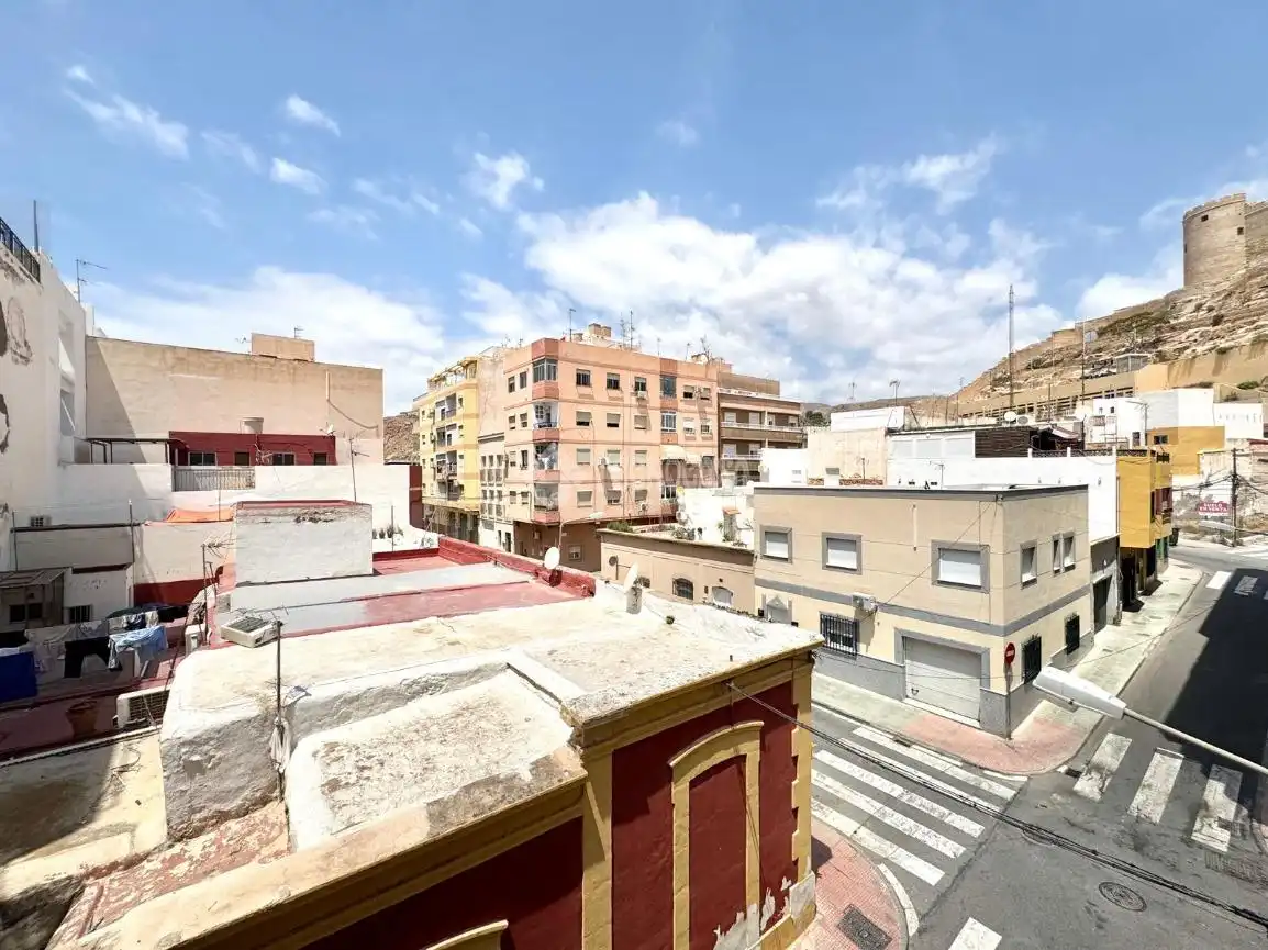 Vista exterior de Piso en venta en Almería