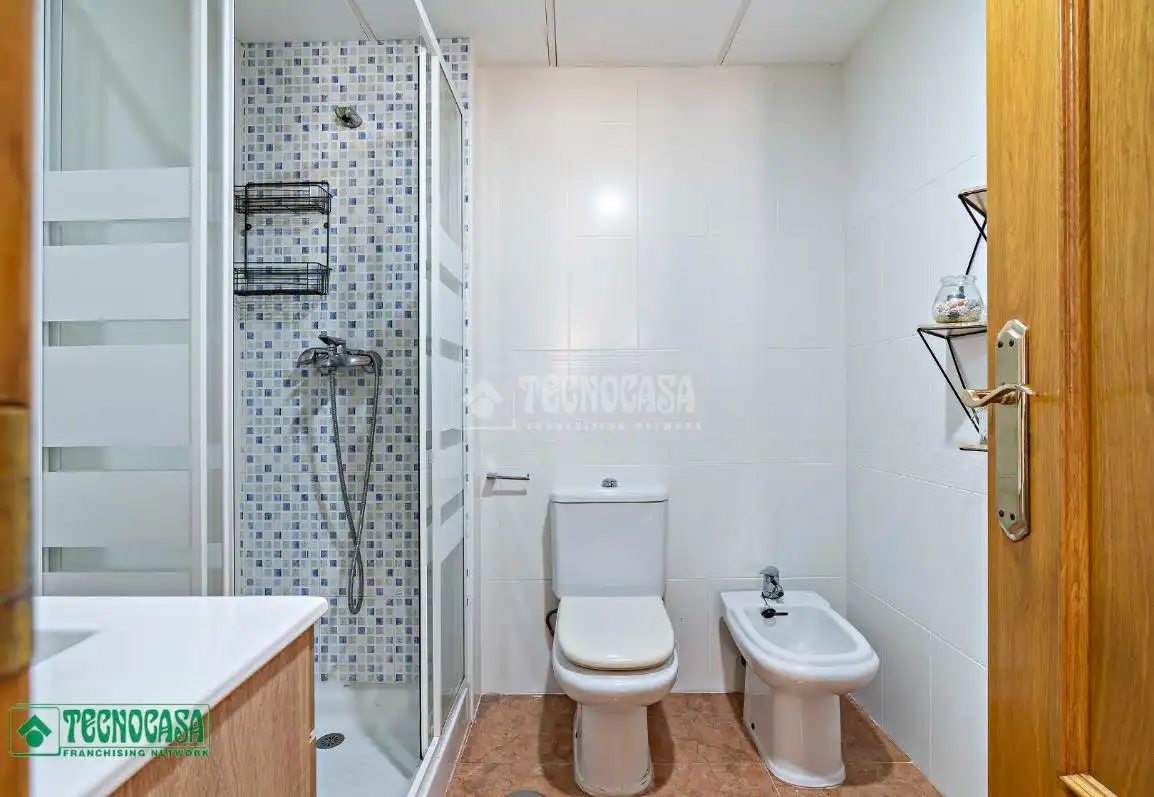 Badezimmer von Dachboden zum Verkauf in El Ejido mit Klimaanlage, Heizung und Terrasse