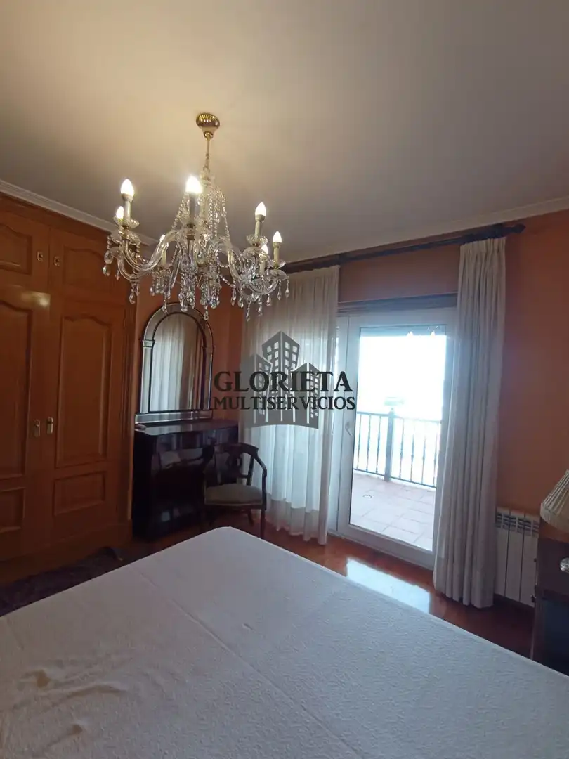 Habitación de Casa adosada en venta en Baiona con Calefacción, Parquet y Terraza