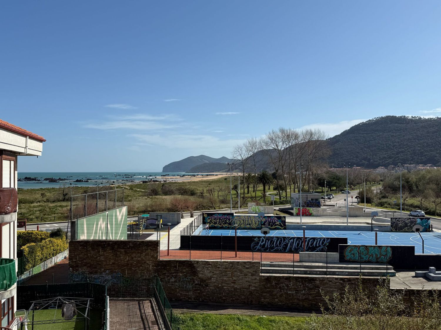Exterior view of Flat for sale in Noja  with Terrace, Balcony and Community pool