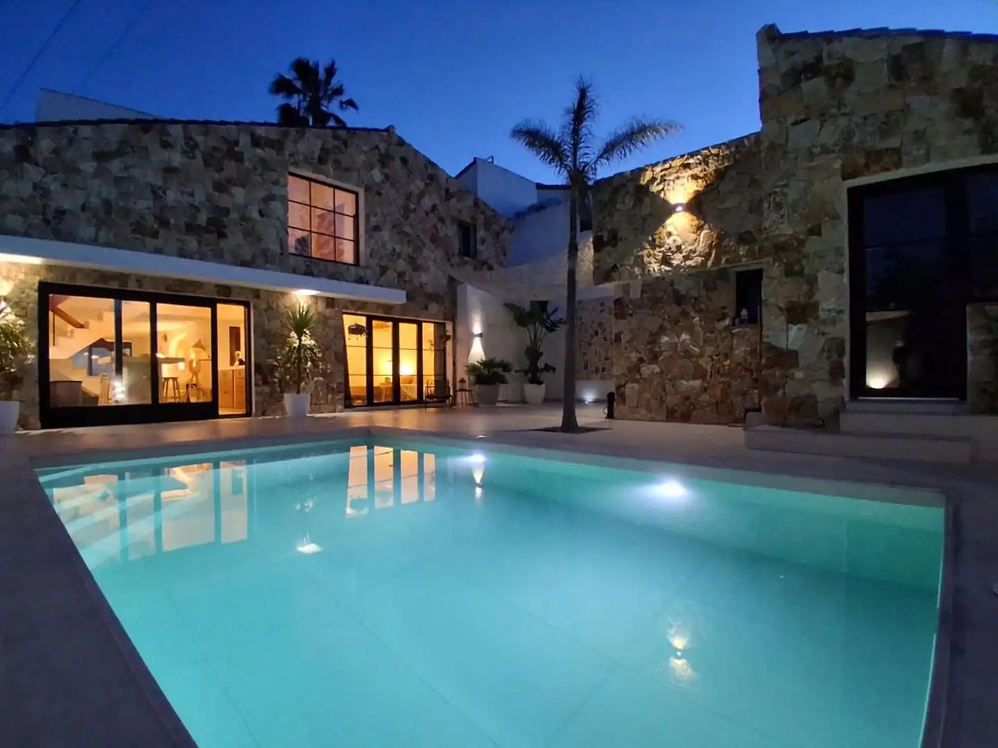 Piscina de Casa o xalet en venda en Estepona amb Aire condicionat, Jardí privat i Terrassa