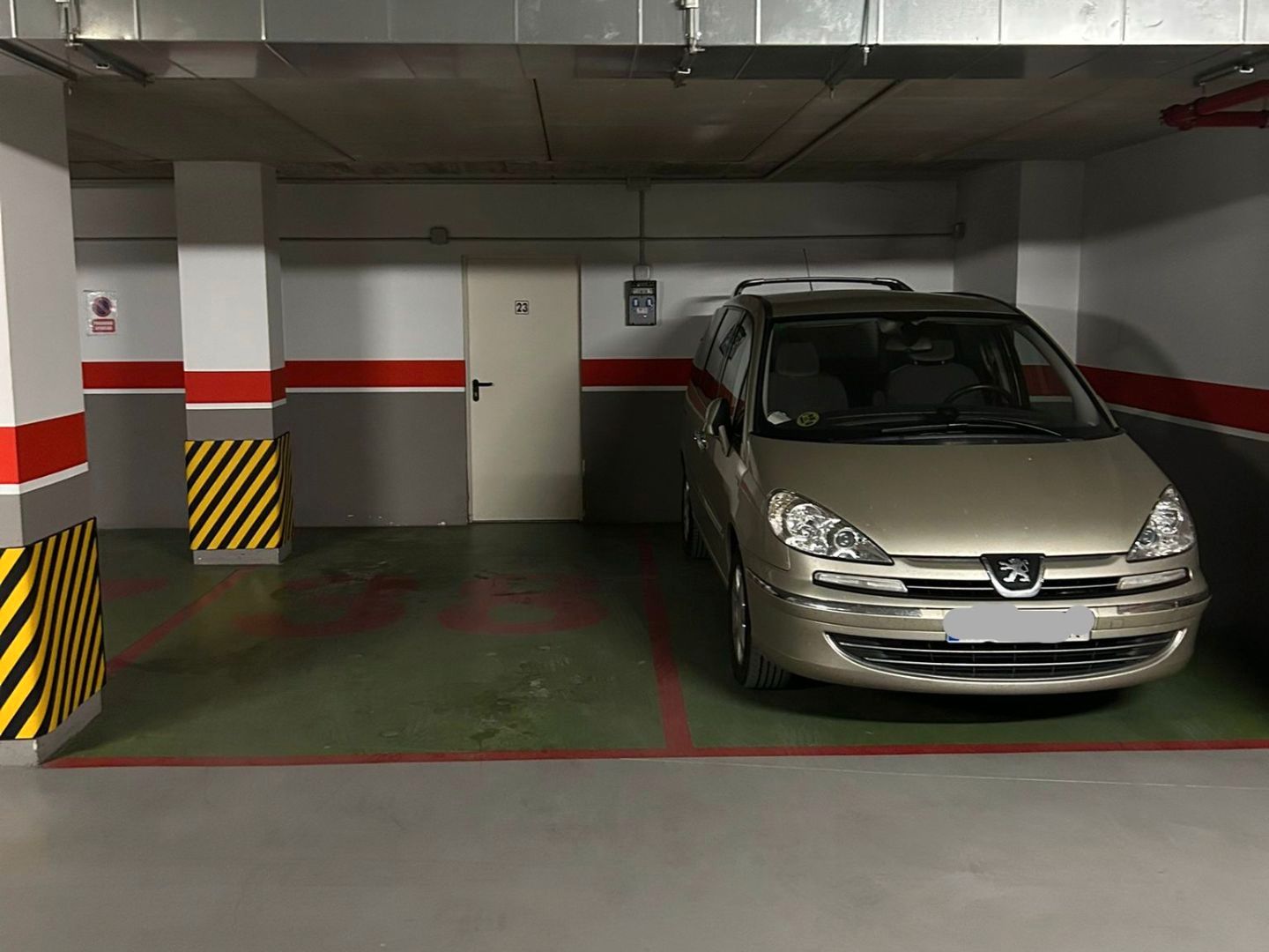 Parking of Garage for rent in Soria Capital 