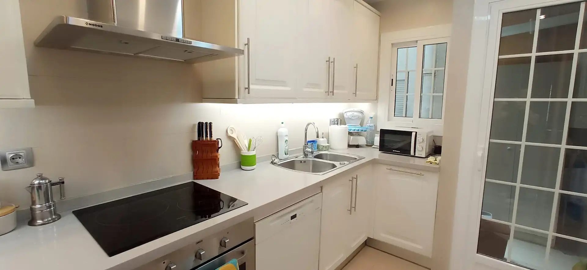 Cocina de Piso en venta en Cerdanyola del Vallès con Calefacción y Balcón