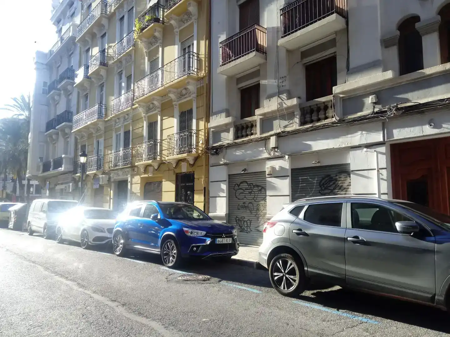 Vista exterior de Local en venta en L'Eixample
