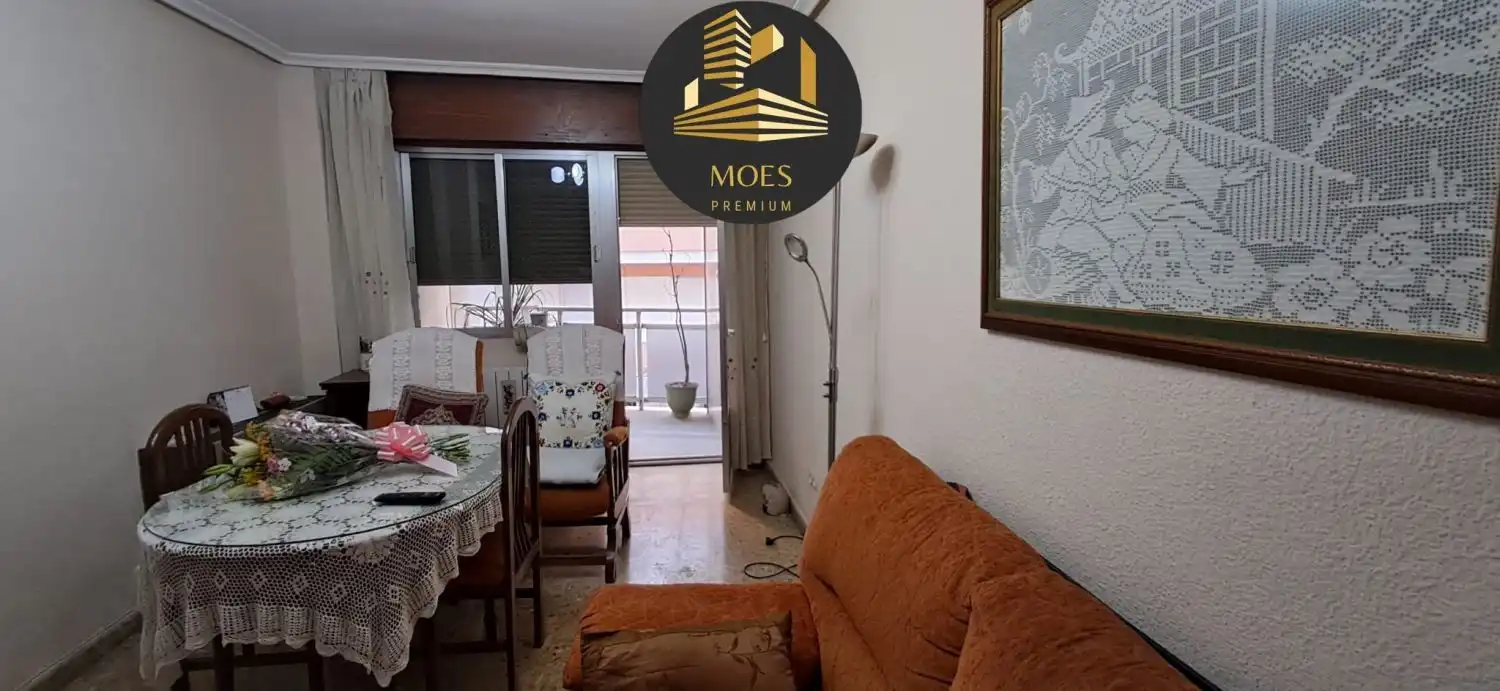 Sala d'estar de Pis en venda en Jaén amb Aire condicionat, Calefacció i Parquet