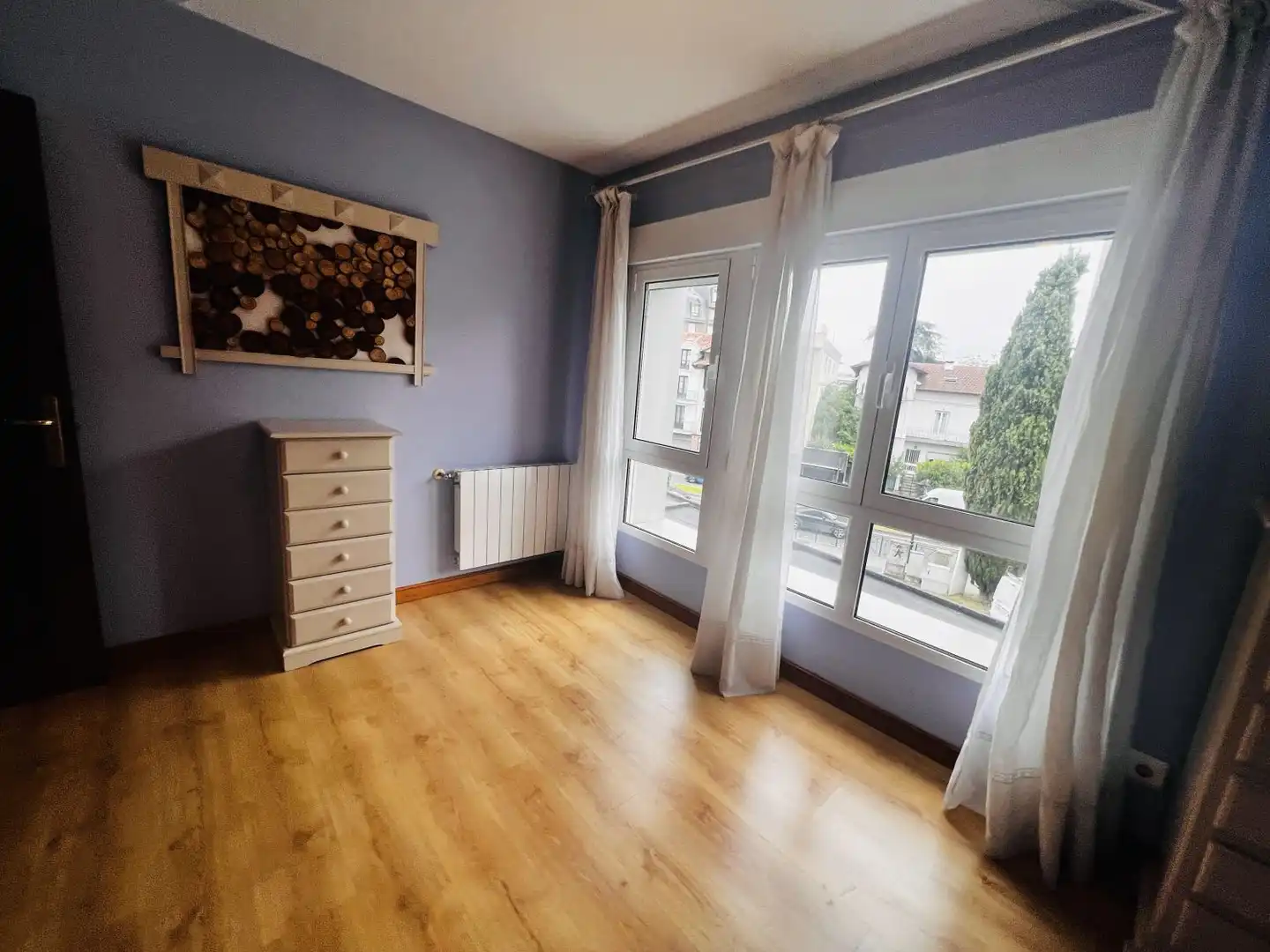Schlafzimmer von Wohnung zum Verkauf in Colindres mit Heizung, Parkett und Terrasse