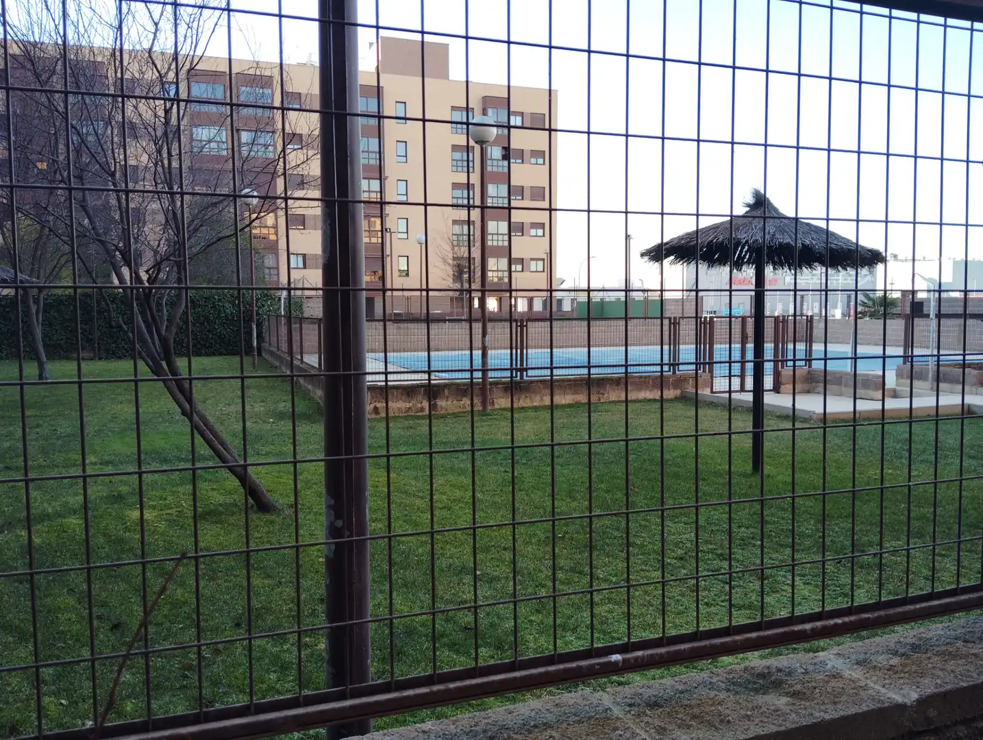 Piscina de Piso de alquiler en Madrid con Aire acondicionado, Calefacción y Parquet