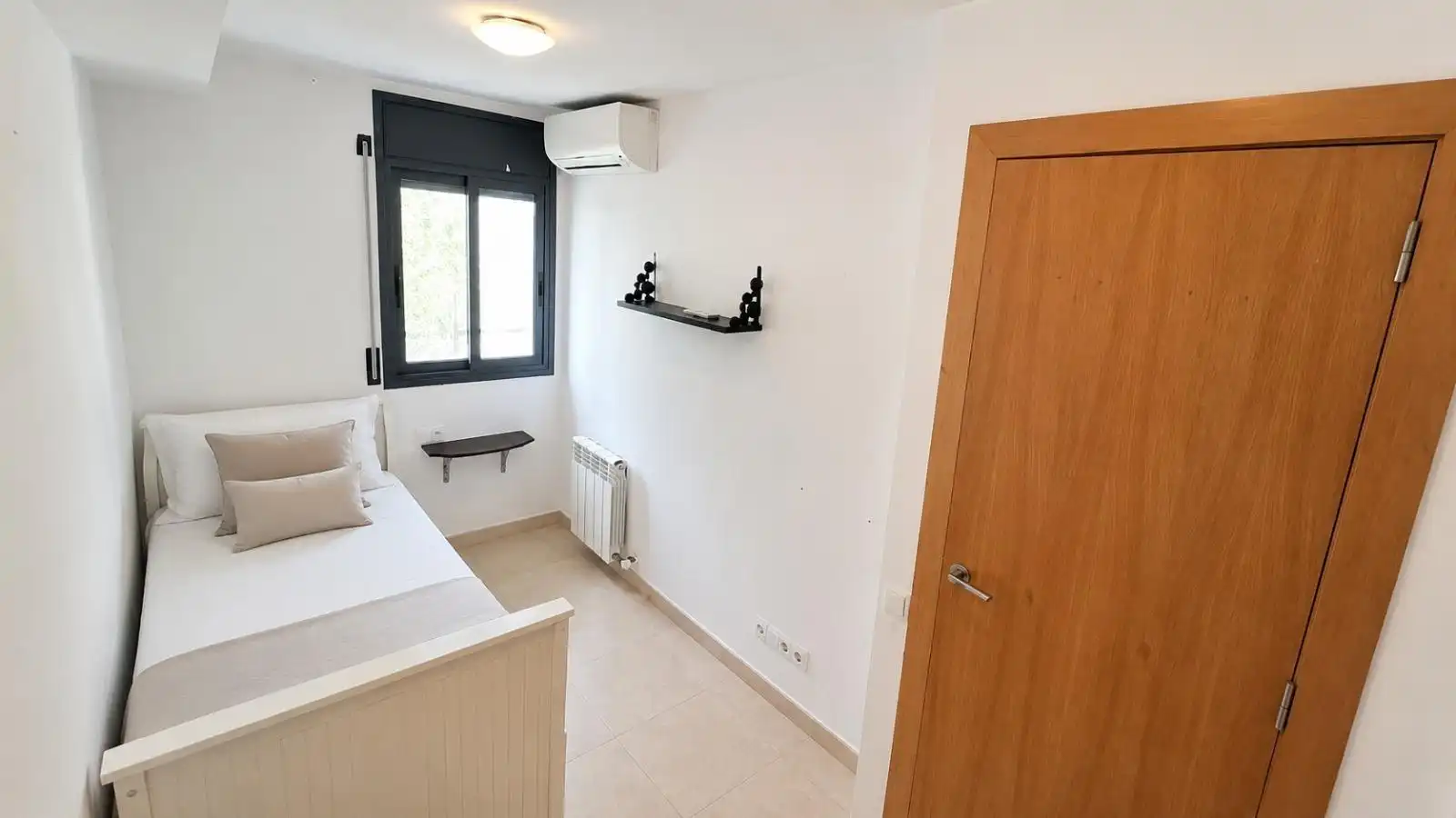 Bedroom of Flat for sale in Sitges  with Air Conditioner, Heating and Balcony