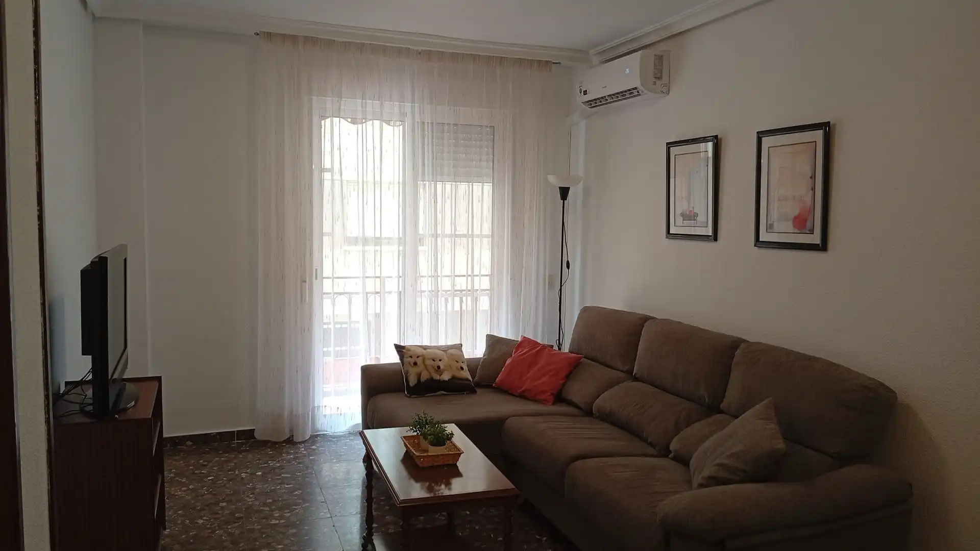 Wohnzimmer von Wohnung zur Miete in Jaén mit Klimaanlage, Terrasse und Möbliert