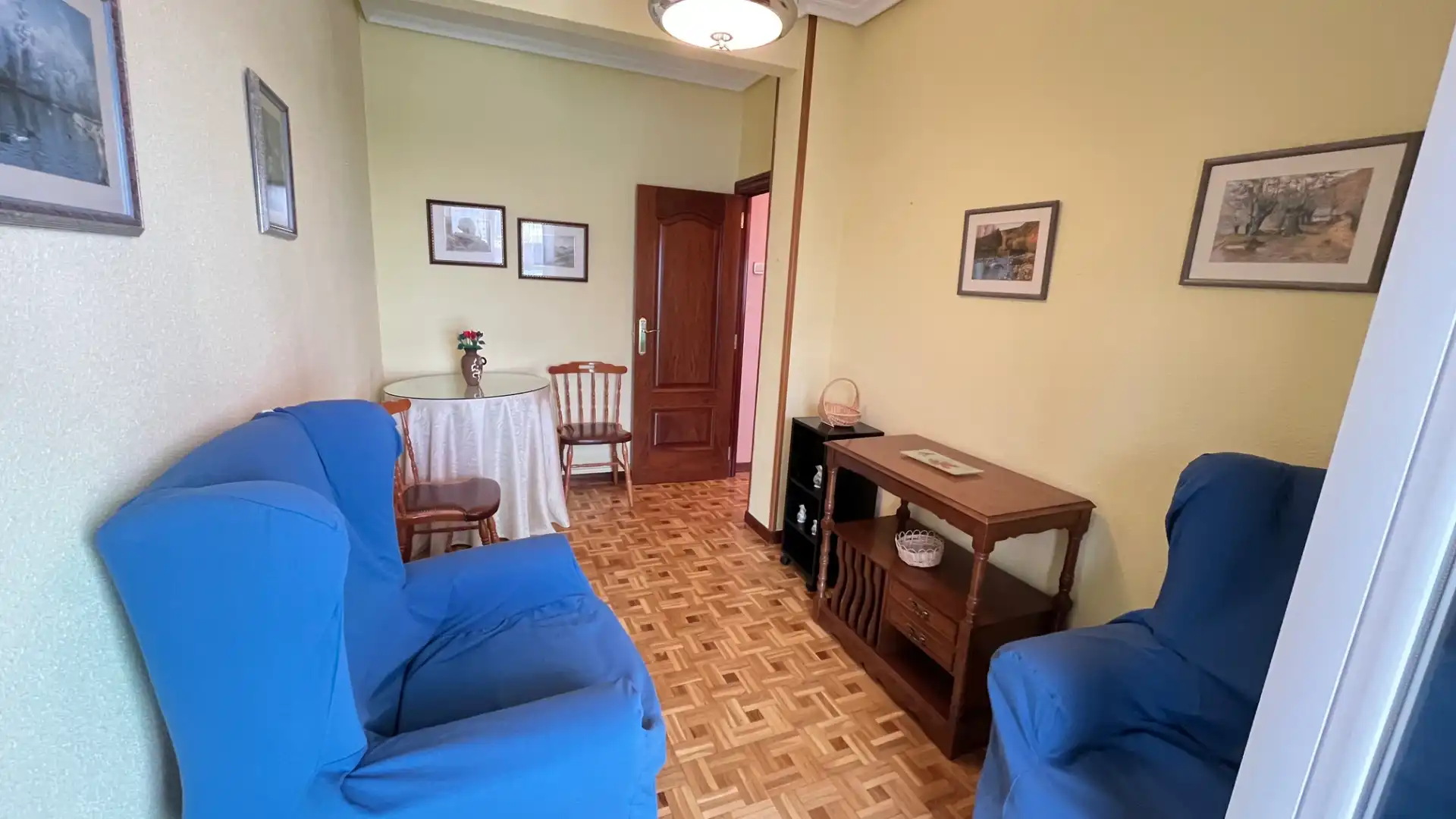 Sala d'estar de Pis en venda en Valladolid amb Calefacció, Parquet i Moblat
