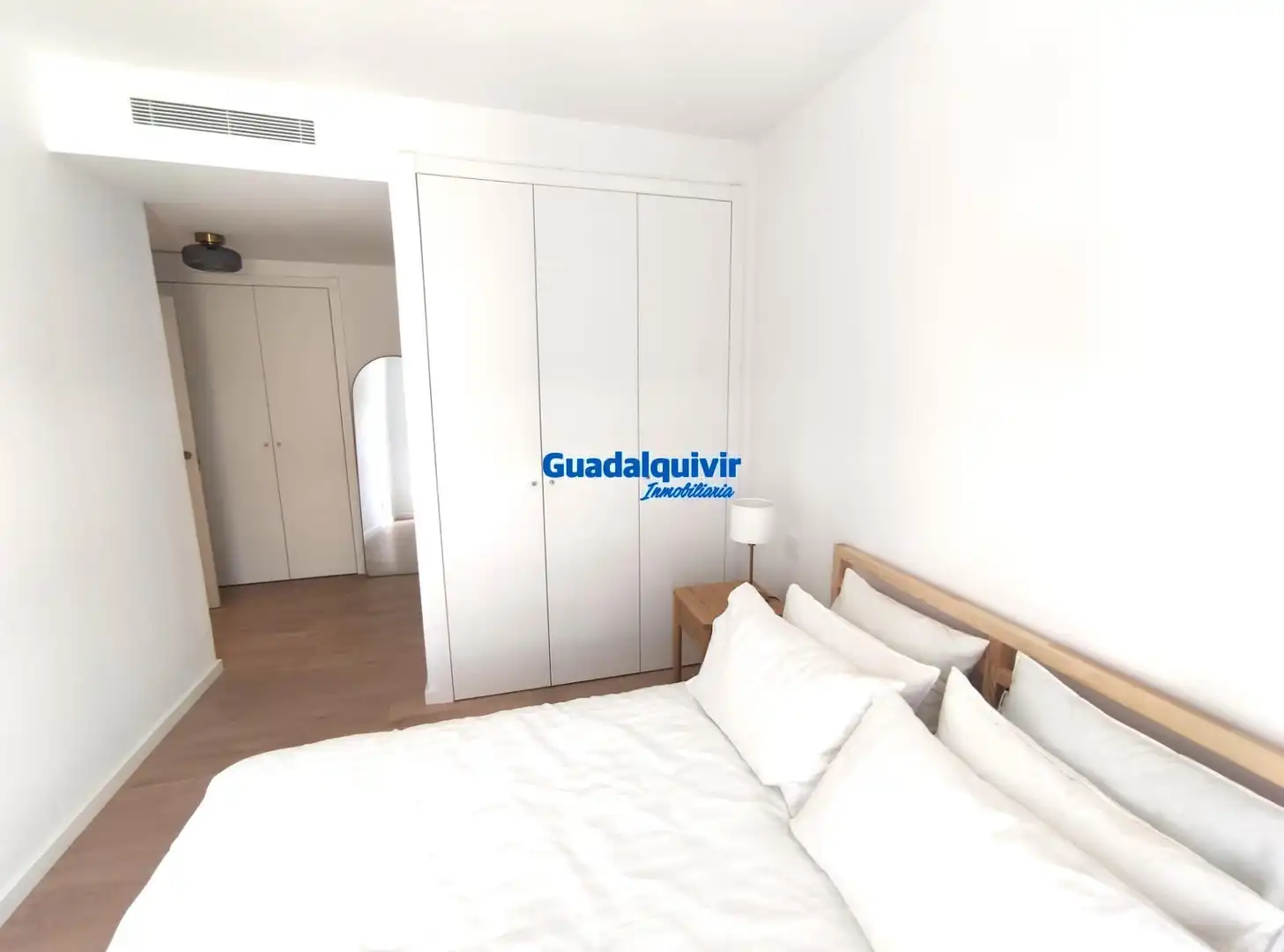 Bedroom of Flat for rent in Camas  with Air Conditioner, Private garden and Terrace