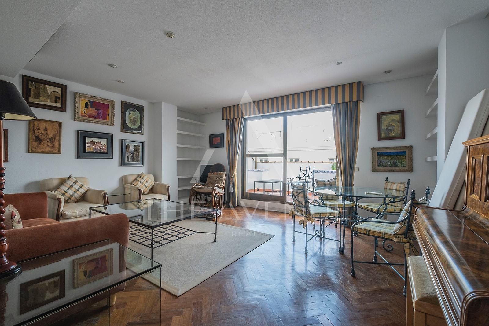 Sala d'estar de Àtic en venda en  Madrid Capital amb Aire condicionat, Calefacció i Parquet